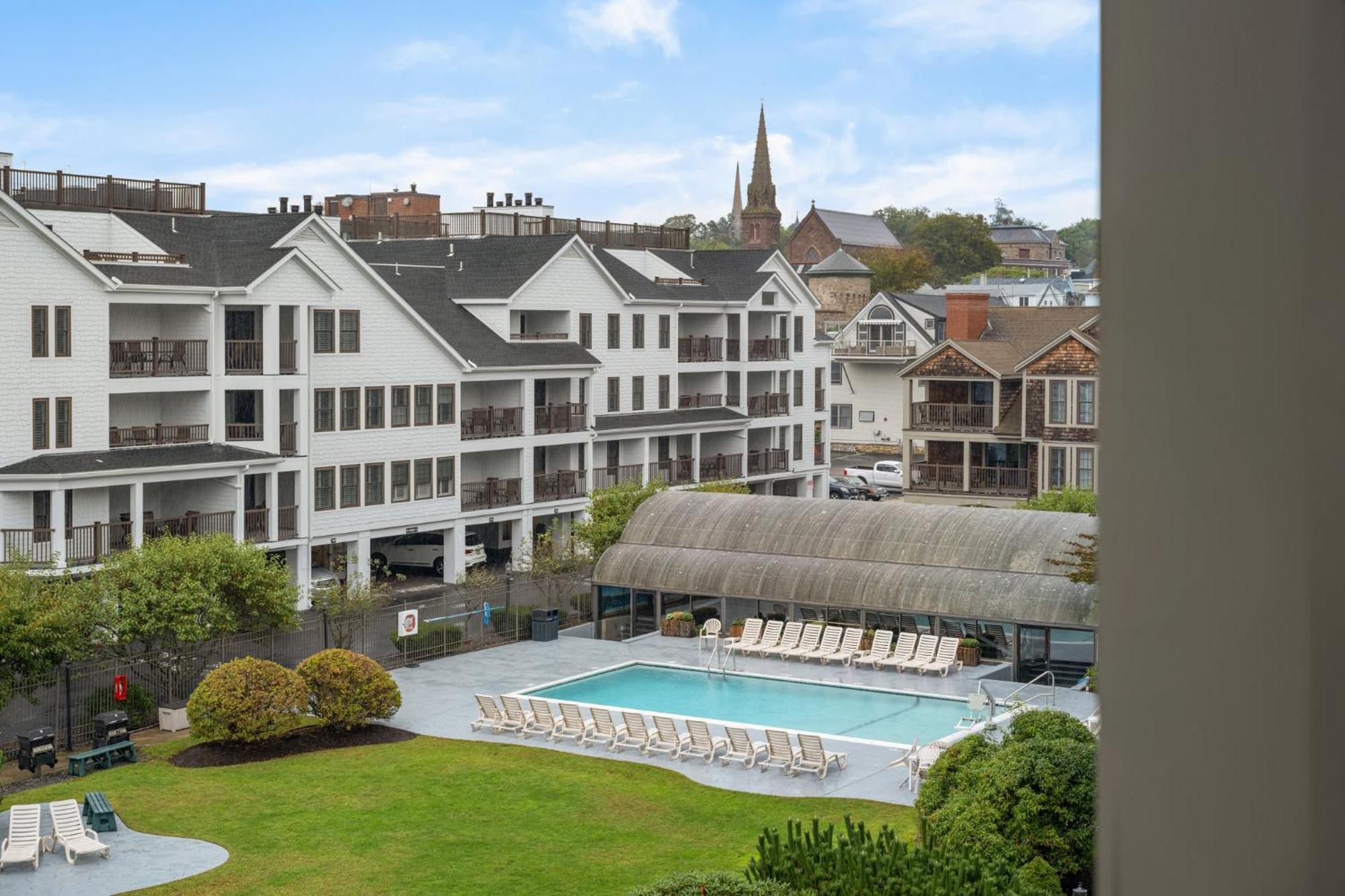 Club Wyndham Newport Onshore Extérieur photo