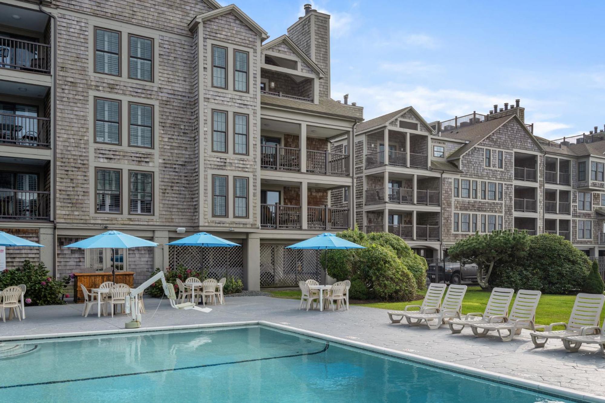 Club Wyndham Newport Onshore Extérieur photo